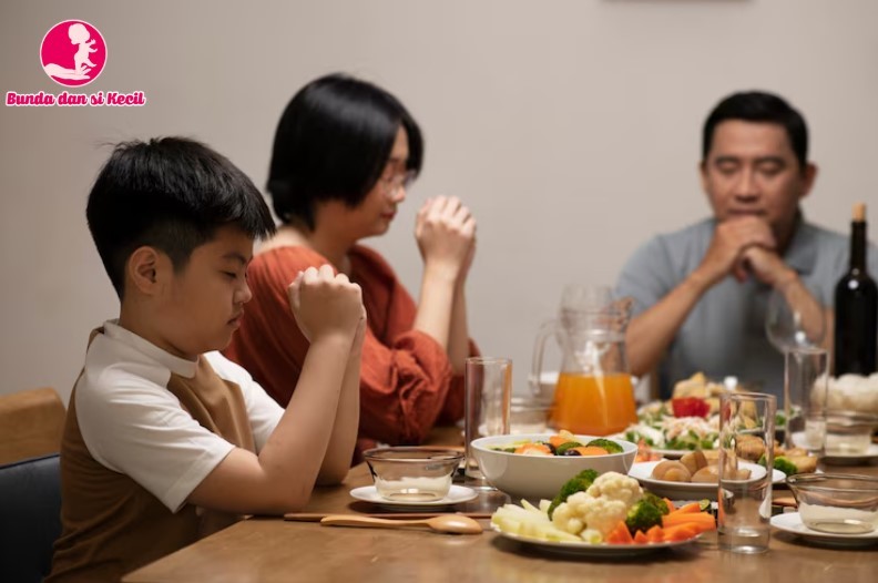 Mindful Eating: Cara Sederhana Hidup Sehat untuk Bunda dan Keluarga